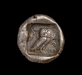 Athena Coin, vy på baksidan föreställande Atens uggla, c.440 f.Kr. (silver) (för framsidan se 108198)